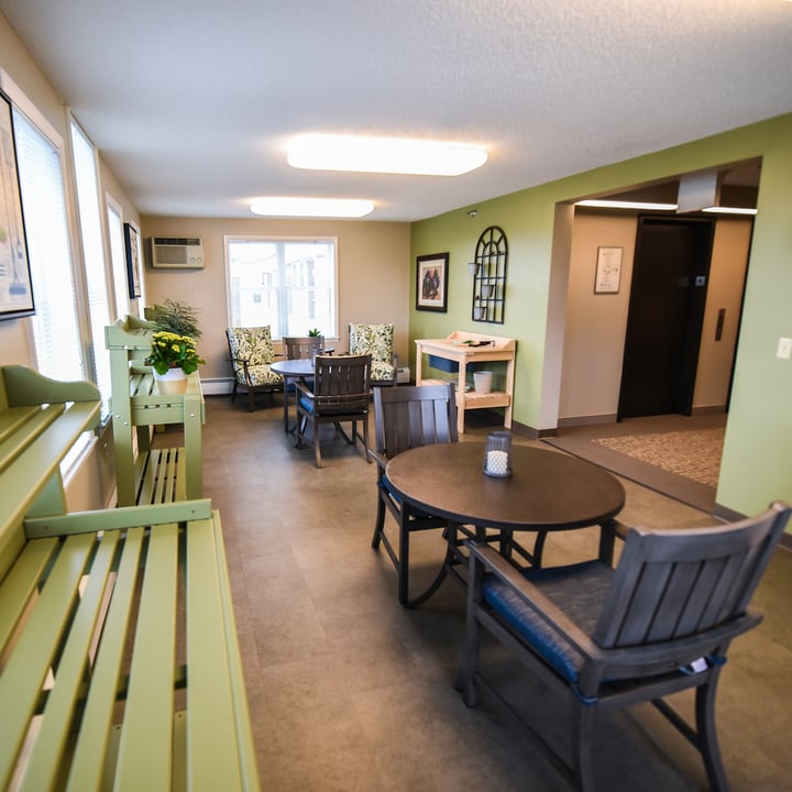 PlazaCityViewGardeningPorch